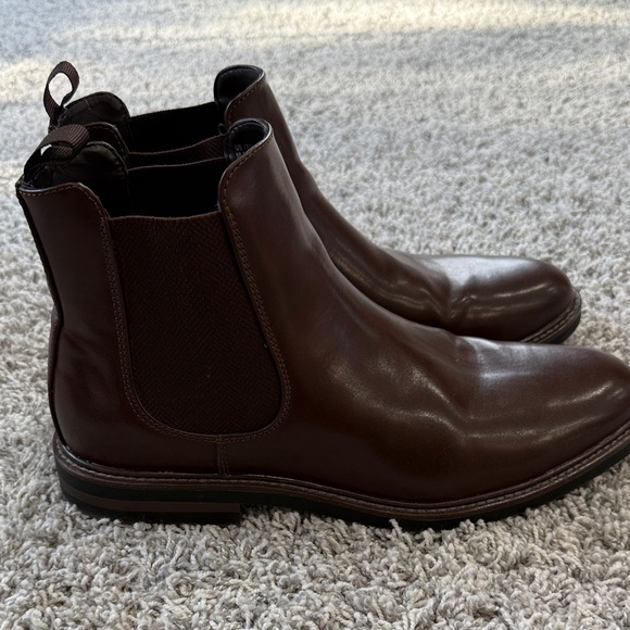 Unlisted Kenneth Cole Men's Peyton Chelsea Boots - Picture 5 of 8